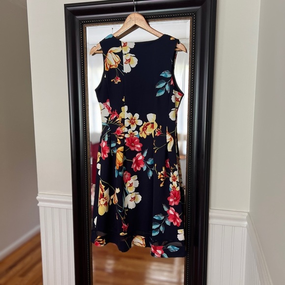 Enfocus Studio Fit and Flare V Neck Dress Size 10 - Picture 4 of 6